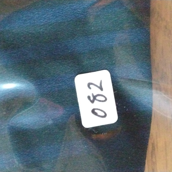 Liz Claiborne Women's Sleeveless Top EUC red,blue,black Vertical Stripe XXL - Picture 7 of 7